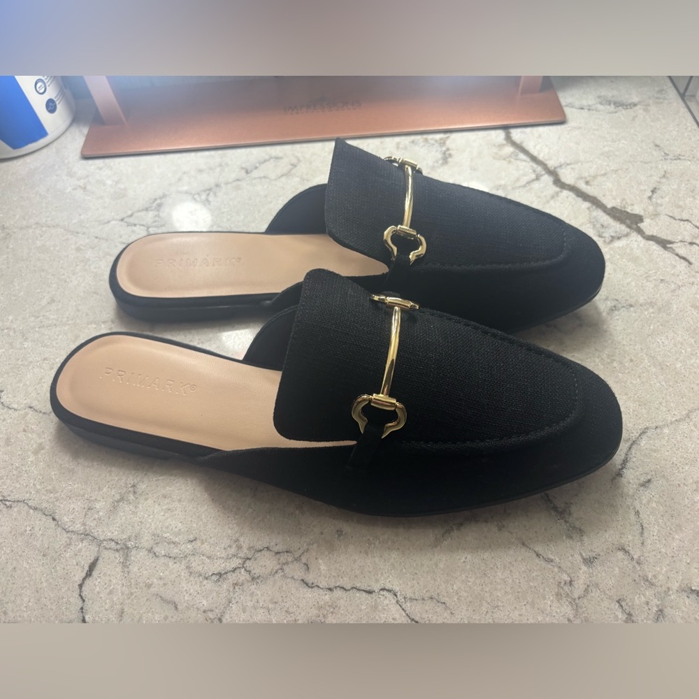 Slip ons